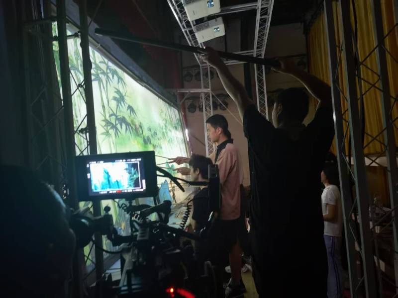 武定县TVC拍摄公司：美妆时尚造梦师，雕琢细节中的高级质感